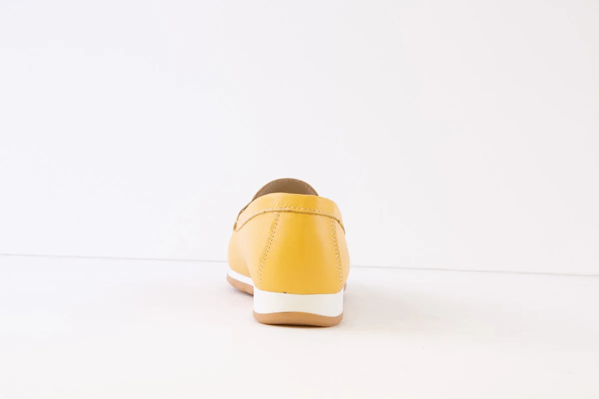 AEROBICS - 8380.003 FLAT SLIP-ON MOCCASIN SHOE - MUSTARD