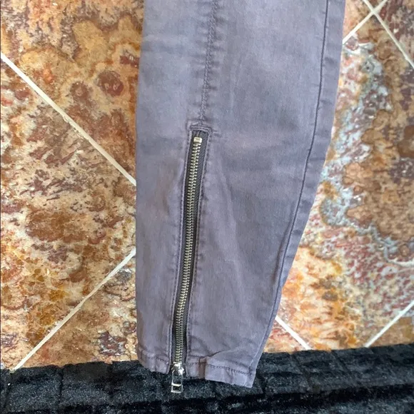 bebe Gray Moto Skinny Jeans with Zipper Accents Size 26