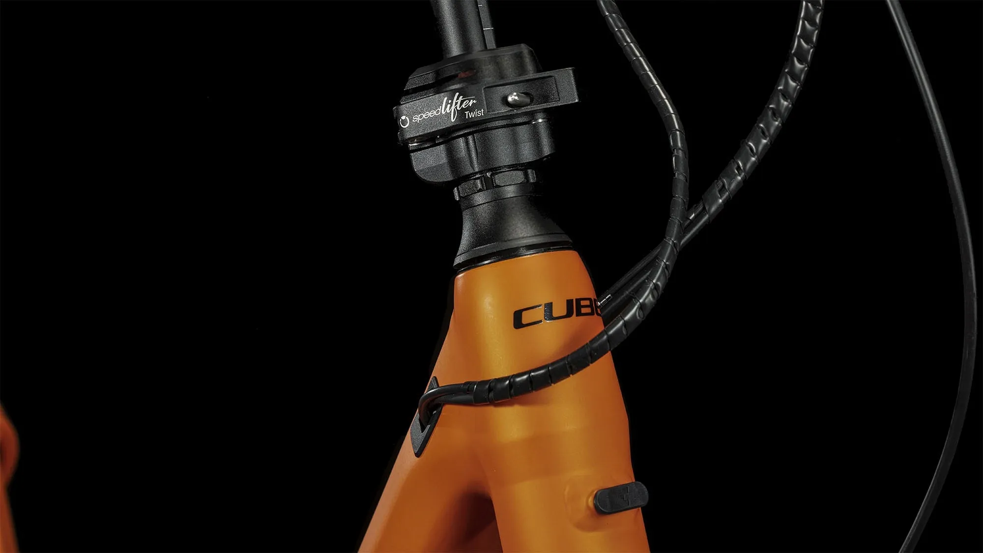 CUBE COMPACT HYBRID 500 BLACK/SPARKORANGE