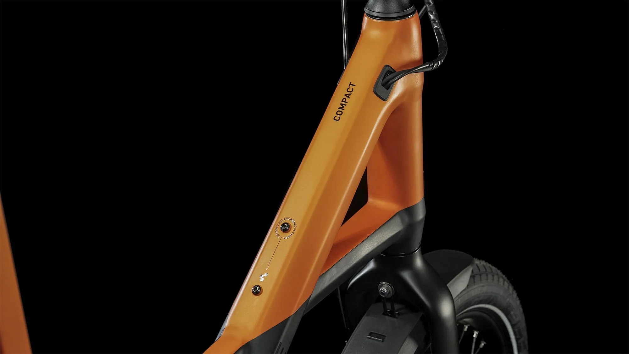 CUBE COMPACT HYBRID 500 BLACK/SPARKORANGE