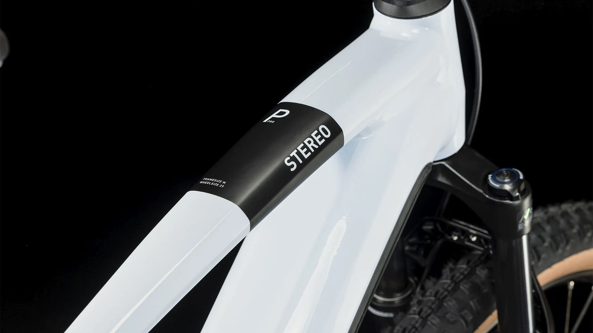 CUBE STEREO HYBRID 120 PRO 750 FLASHWHITE