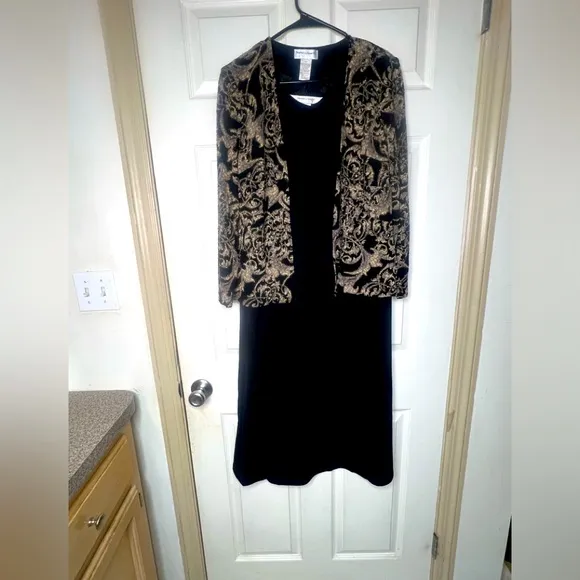 Dealers &amp; Damon’s 2 Piece Dress &amp; Jacket Set