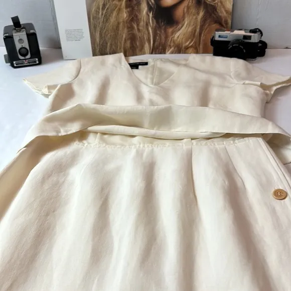 Jones New York Formal 72% silk , 28% linen cream maxi dress with button details