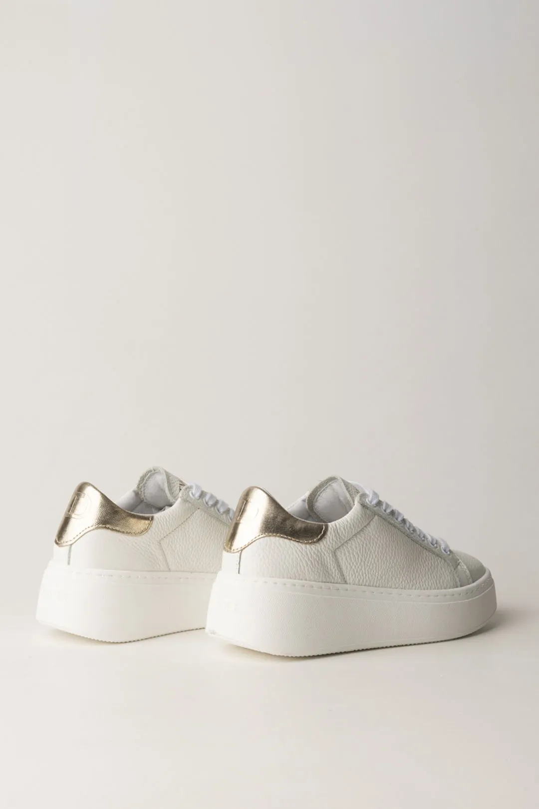 Sneakers con Inserto Gold
