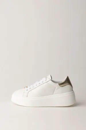 Sneakers con Inserto Gold
