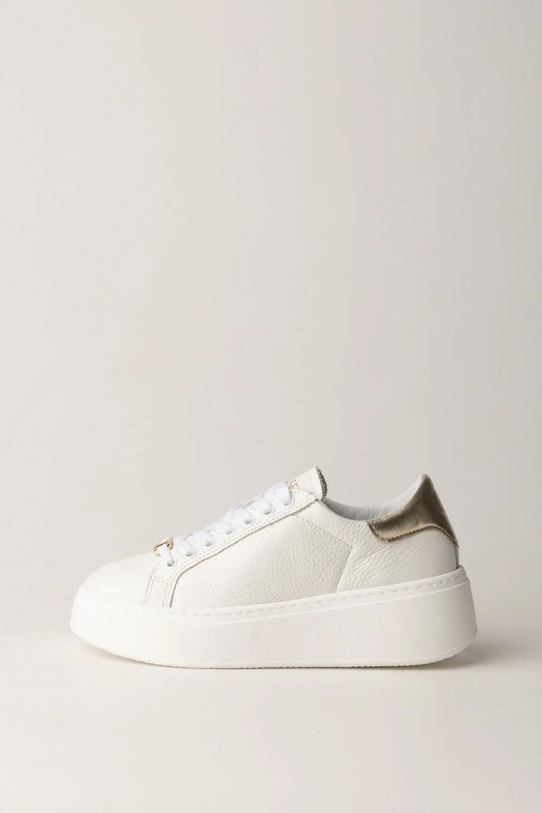 Sneakers con Inserto Gold