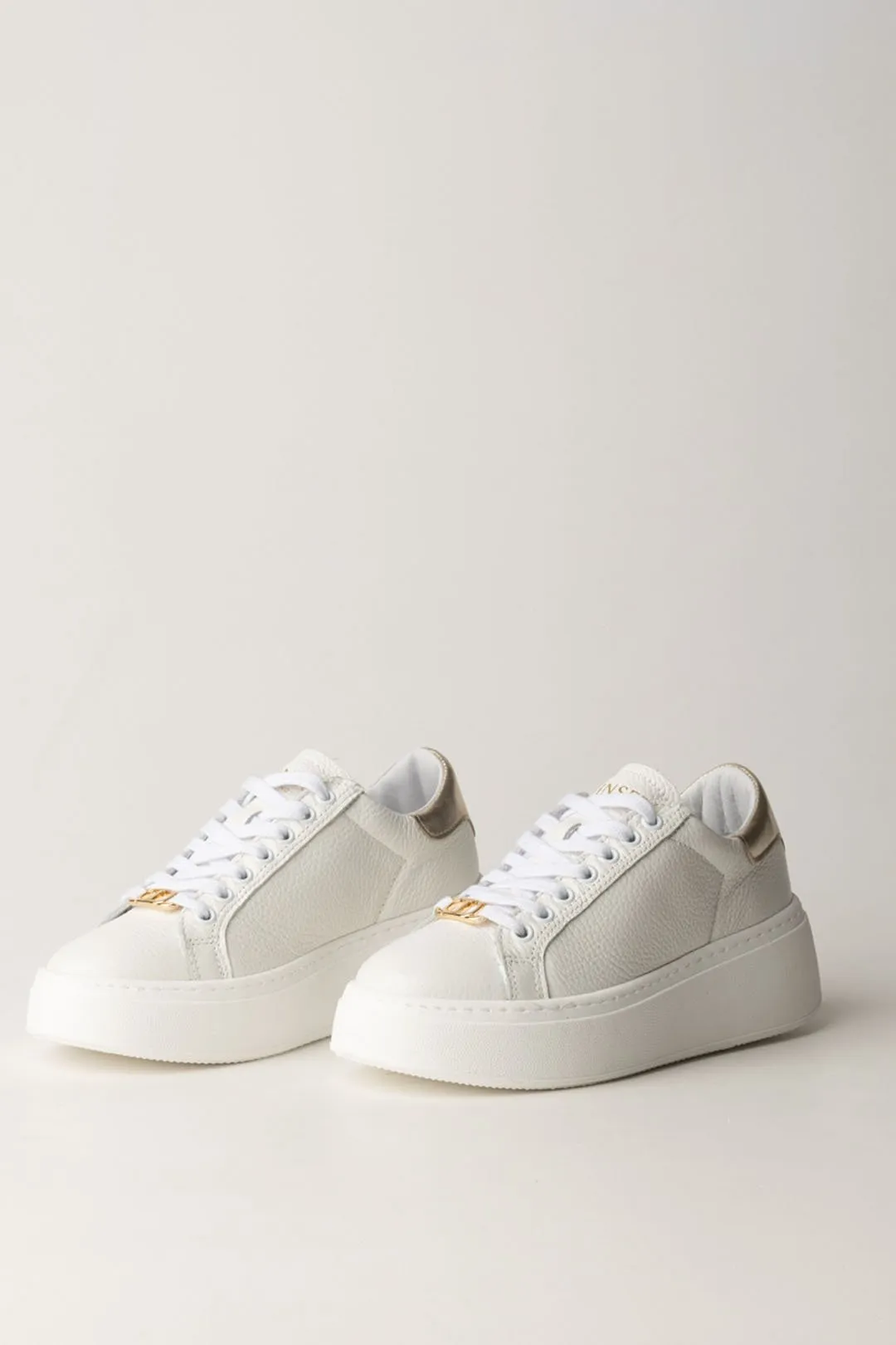 Sneakers con Inserto Gold