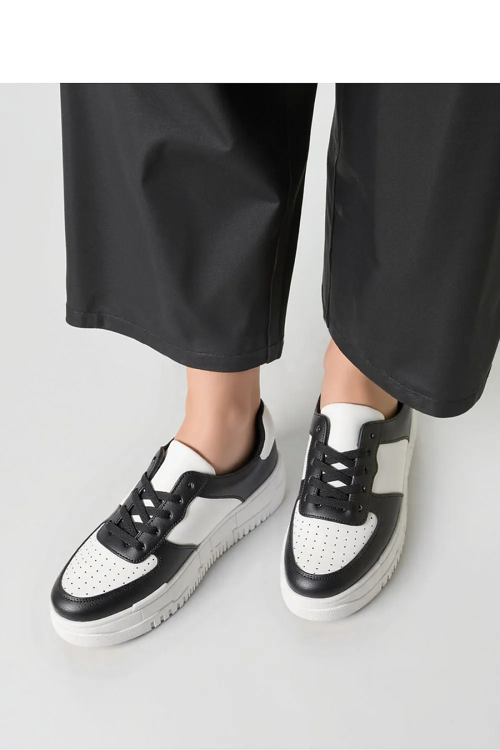 Sport Shoes Inello
