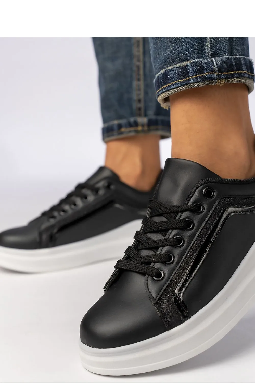 Sport Shoes Inello