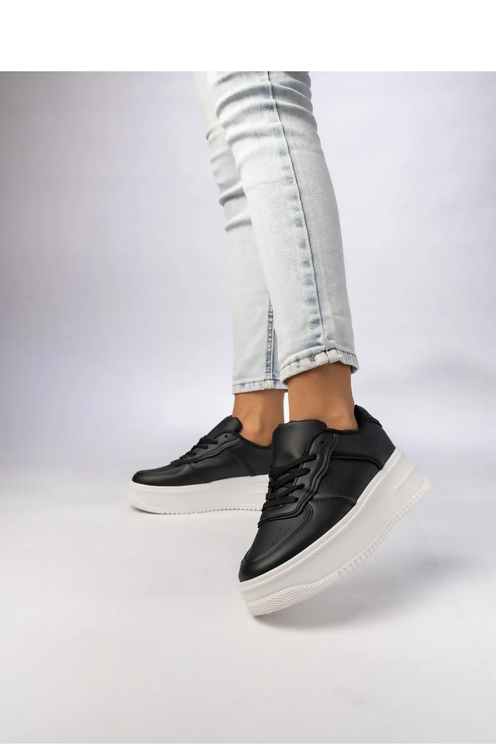 Sport Shoes Inello