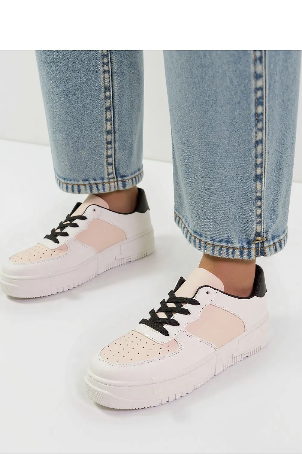 Sport Shoes Inello