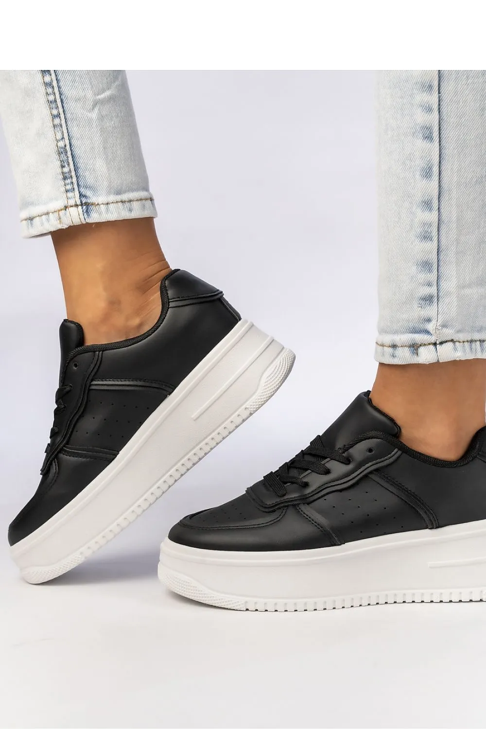 Sport Shoes Inello