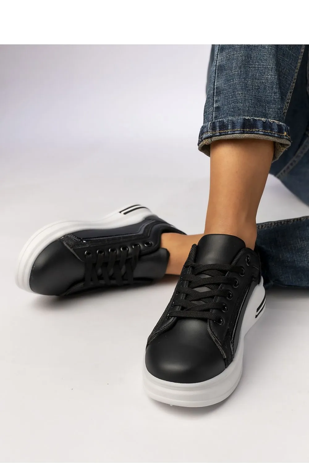 Sport Shoes Inello