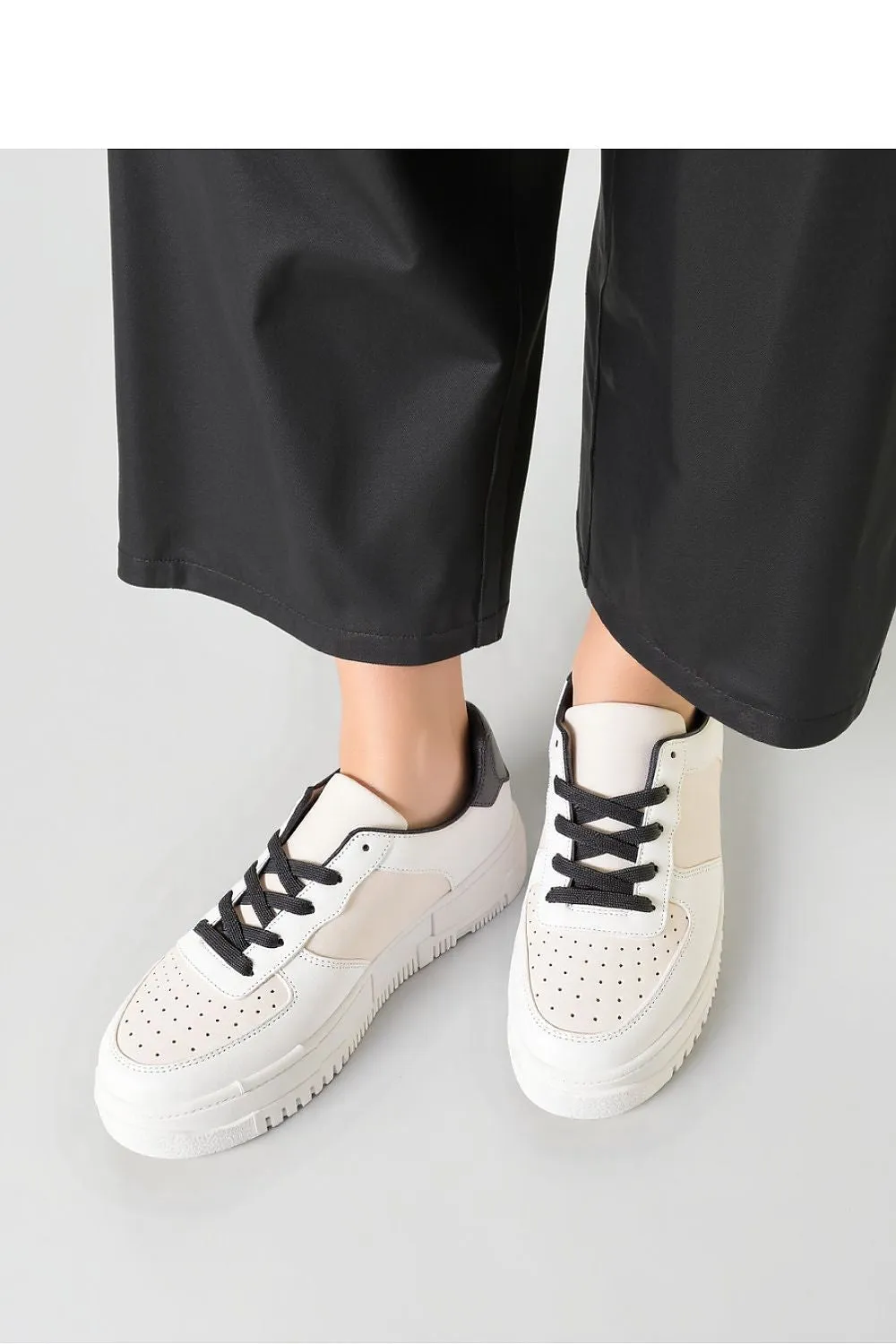Sport Shoes Inello